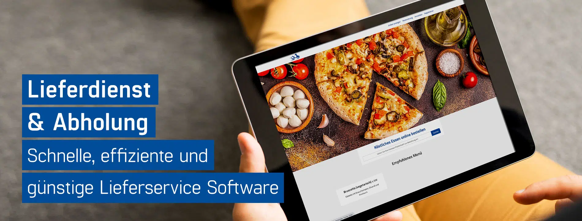 Kunde wählt am Tablet seine Online-Bestellung aus, die er über den GastroSoft Lieferdienst Online-Shop erhalten möchte